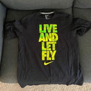 ❗️ 3 for $25 ❗️ Nike tee